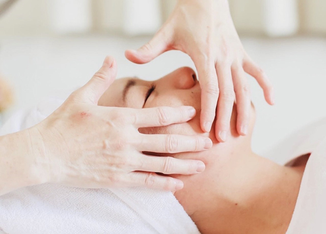 年齢肌のお悩みに、本気のアプローチ